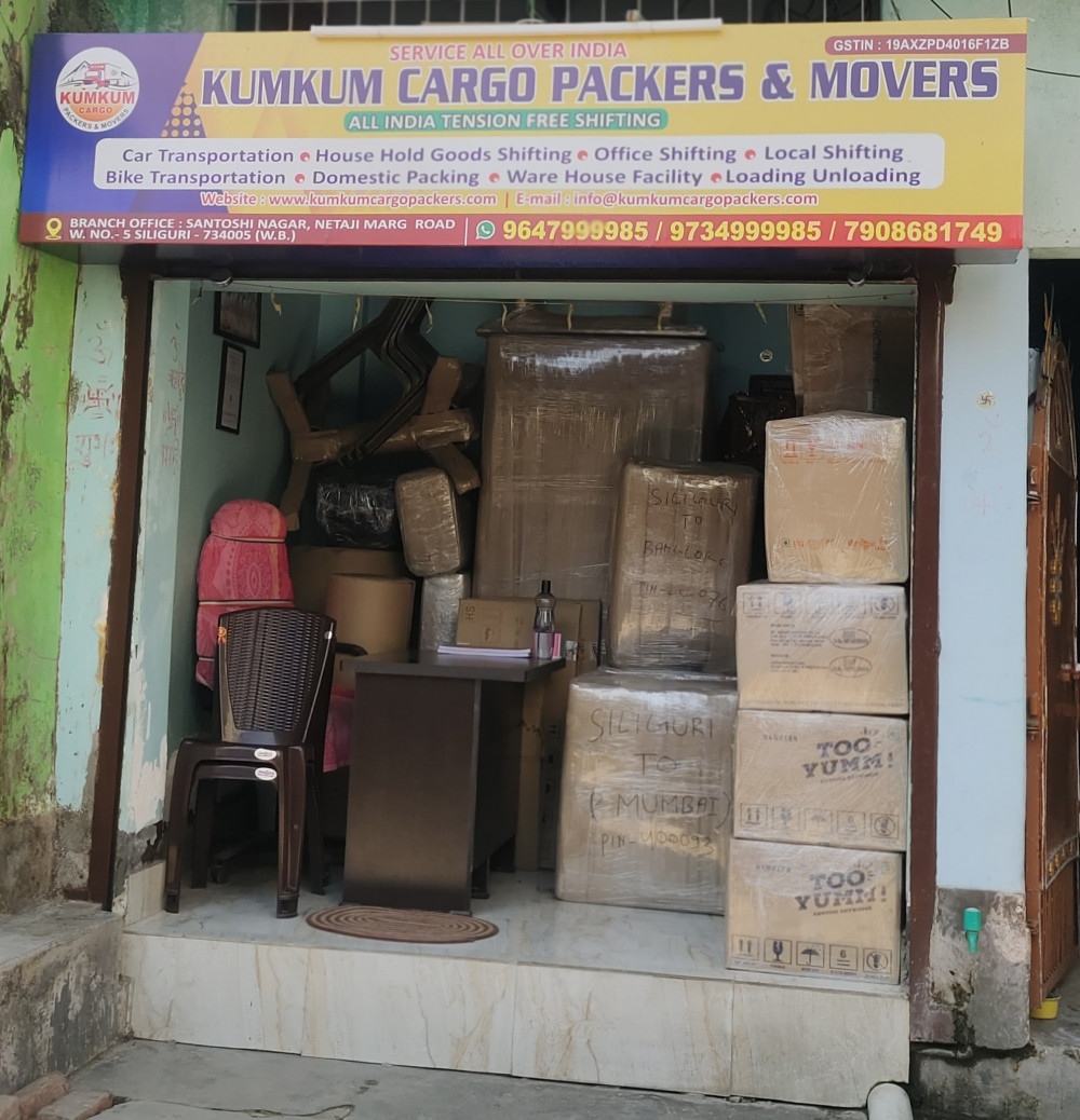 Kumkum Cargo Packers and Movers banner