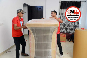 Om Packers and Movers service